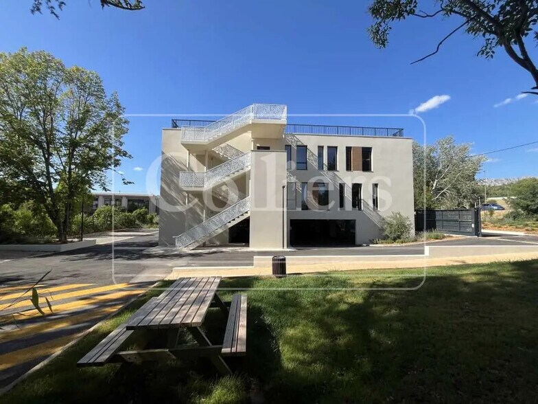 Bureau dans Meyreuil à louer - Photo de l’immeuble – Image 3 sur 14