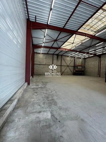 Industriel/Logistique dans Le Thillay à louer - Photo de l’immeuble – Image 3 sur 4
