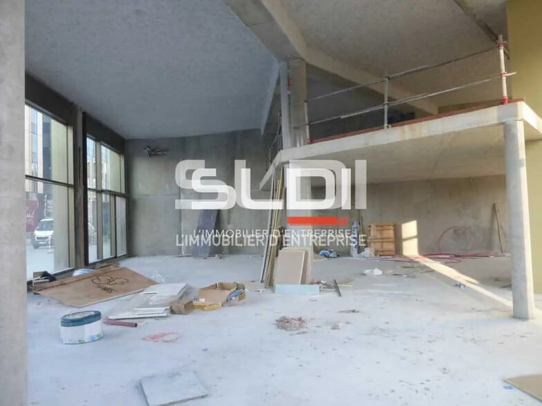 Local commercial dans Villeurbanne à louer - Photo de l’immeuble – Image 3 sur 19