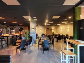 Local commercial dans Moralzarzal, Madrid à louer Plan d’étage– Image 1 sur 8