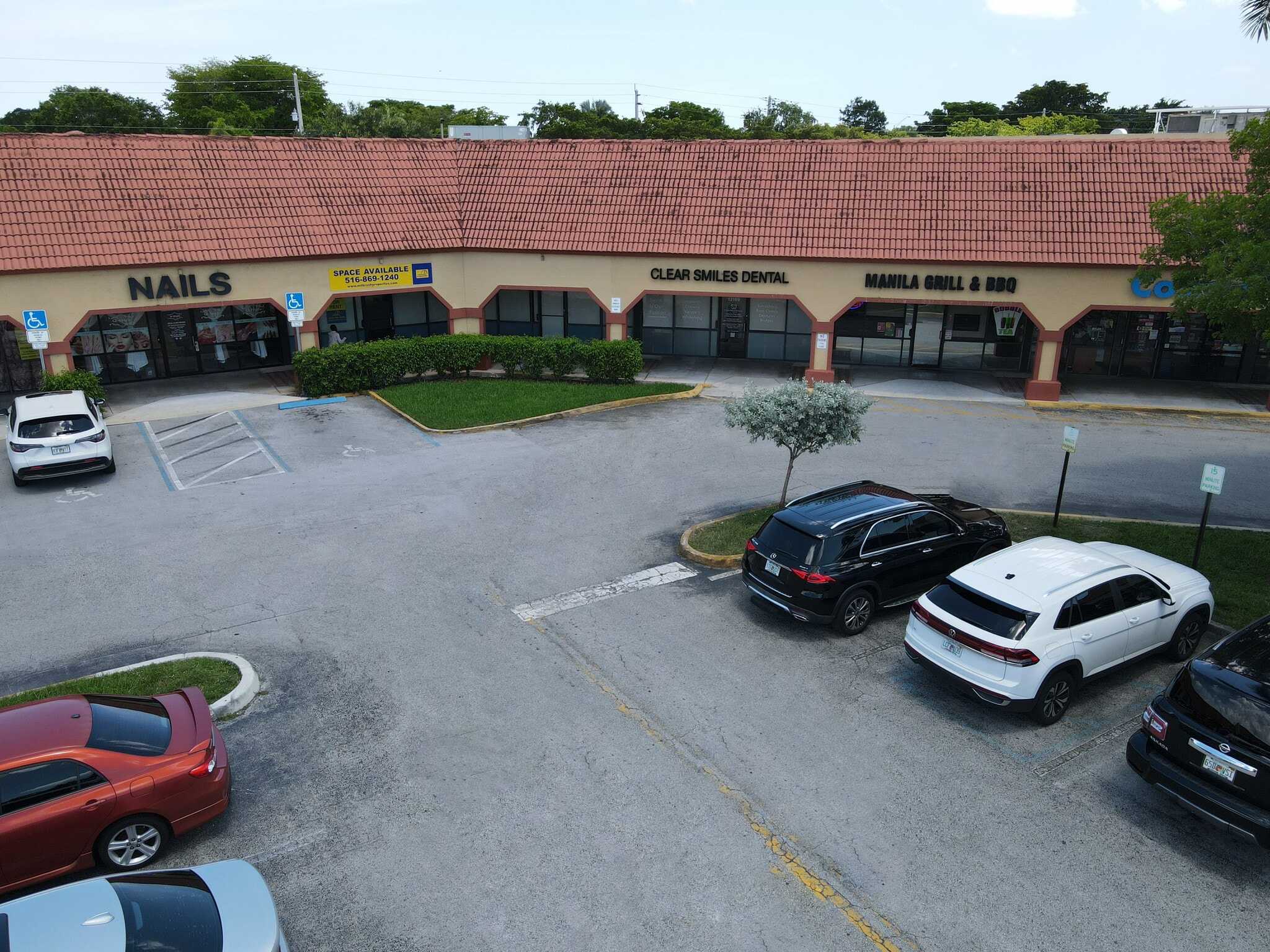 12315-12389 Pembroke Rd, Pembroke Pines, FL à louer Photo intérieure– Image 1 sur 17