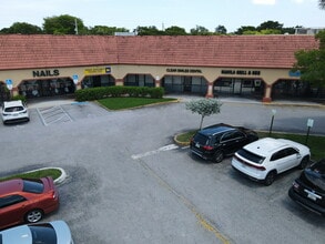 12315-12389 Pembroke Rd, Pembroke Pines, FL à louer Photo intérieure– Image 1 sur 17