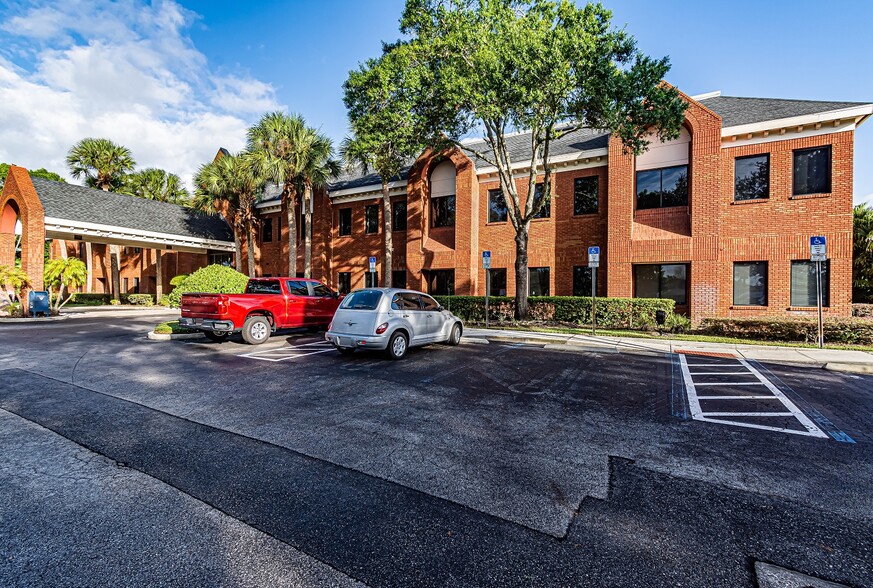 2500 W Lake Mary Blvd, Lake Mary, FL à louer - Photo de l’immeuble – Image 3 sur 14