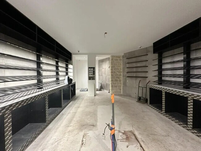 Plus de détails pour Local commercial à louer