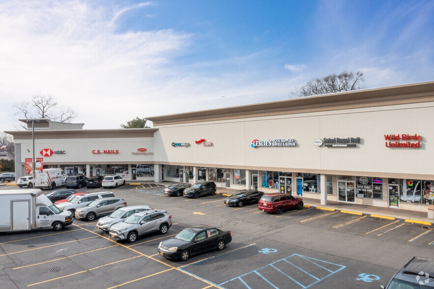 621 Jericho Tpke, Syosset, NY à louer - Photo de l’immeuble – Image 2 sur 6