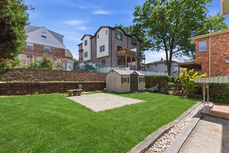 312 6th St, Palisades Park, NJ à vendre - Photo de l’immeuble – Image 3 sur 22