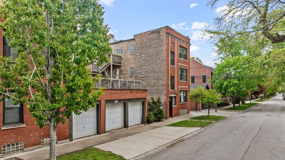 1853 W Wellington Ave, Chicago, IL à vendre - Photo de l’immeuble – Image 2 sur 10
