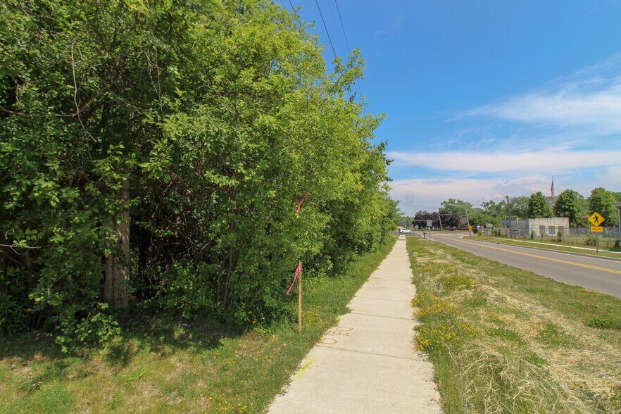 29826 Shiawassee Street, Farmington Hills, MI à vendre - Photo de l’immeuble – Image 3 sur 14