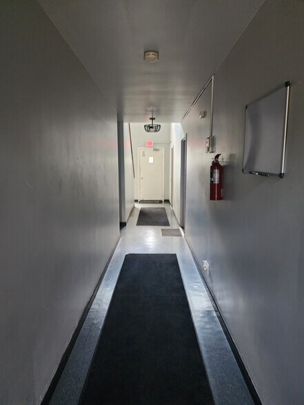 18333 Schoolcraft, Detroit, MI à vendre - Photo de l’immeuble – Image 3 sur 23