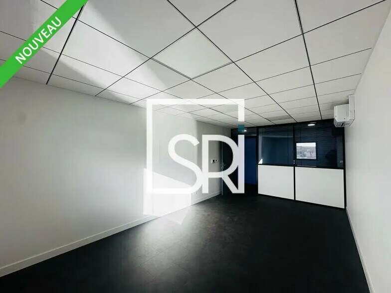 Bureau dans Pont-du-Château à louer - Photo de l’immeuble – Image 2 sur 11