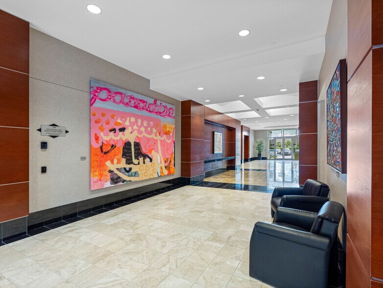 18302 Highwoods Preserve Pky, Tampa, FL à louer - Photo de l’immeuble – Image 2 sur 10