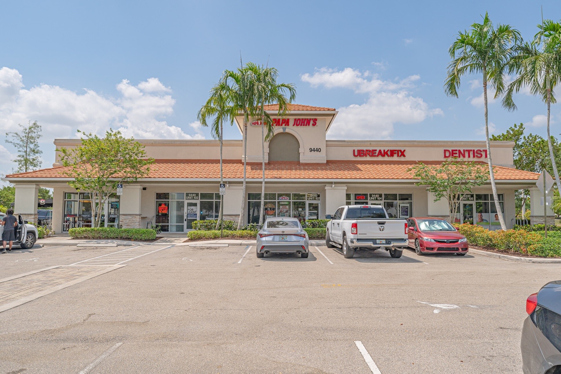 9400-9440 W Commercial Blvd, Fort Lauderdale, FL à louer Photo de l’immeuble– Image 1 sur 5