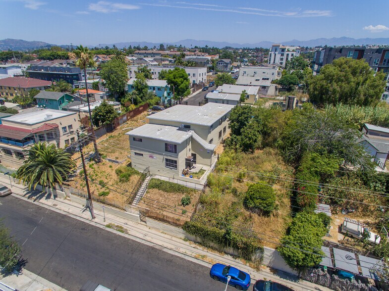 1223 W Court St, Los Angeles, CA à vendre - Photo principale – Image 1 sur 23