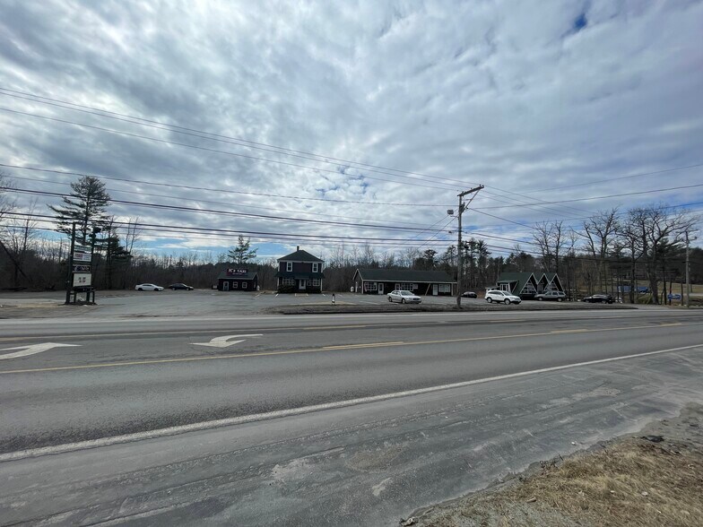 882-888 Kennedy Memorial Dr, Oakland, ME à vendre - Photo de l’immeuble – Image 2 sur 13