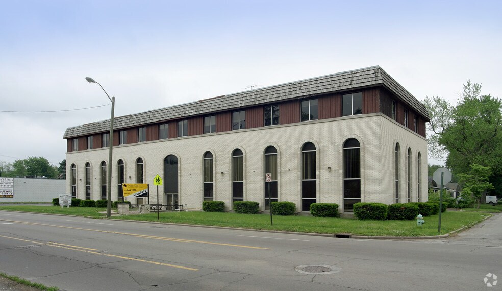 1919 E 52nd St, Indianapolis, IN à louer - Photo de l’immeuble – Image 2 sur 17