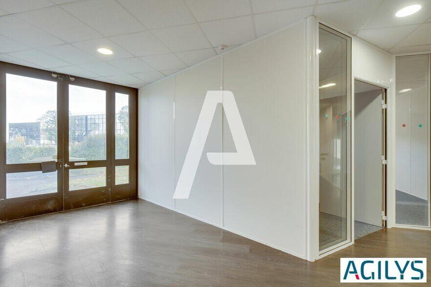 Bureau dans Saint-Aubin à vendre - Photo de l’immeuble – Image 2 sur 12
