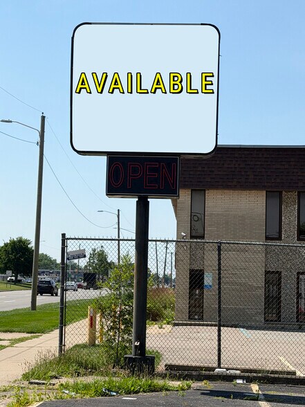 17425 Telegraph Rd, Detroit, MI à louer - Photo de l’immeuble – Image 3 sur 9