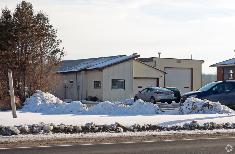 26037 Woodbine Ave, Georgina, ON à vendre - Photo de l’immeuble – Image 3 sur 9