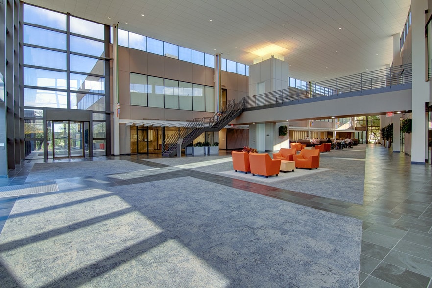 10200 Richmond Ave, Houston, TX à louer - Hall d’entrée – Image 2 sur 5