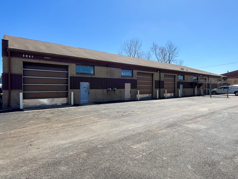 3061-3069 Lamb Ave, Columbus, OH à louer - Photo de l’immeuble – Image 1 sur 8