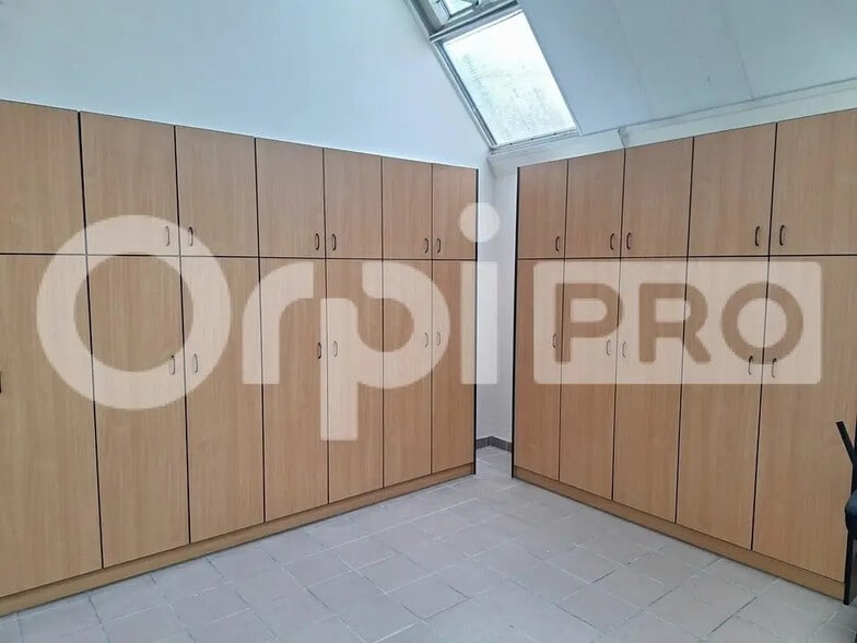 Bureau dans Senlis à louer - Photo de l’immeuble – Image 3 sur 3