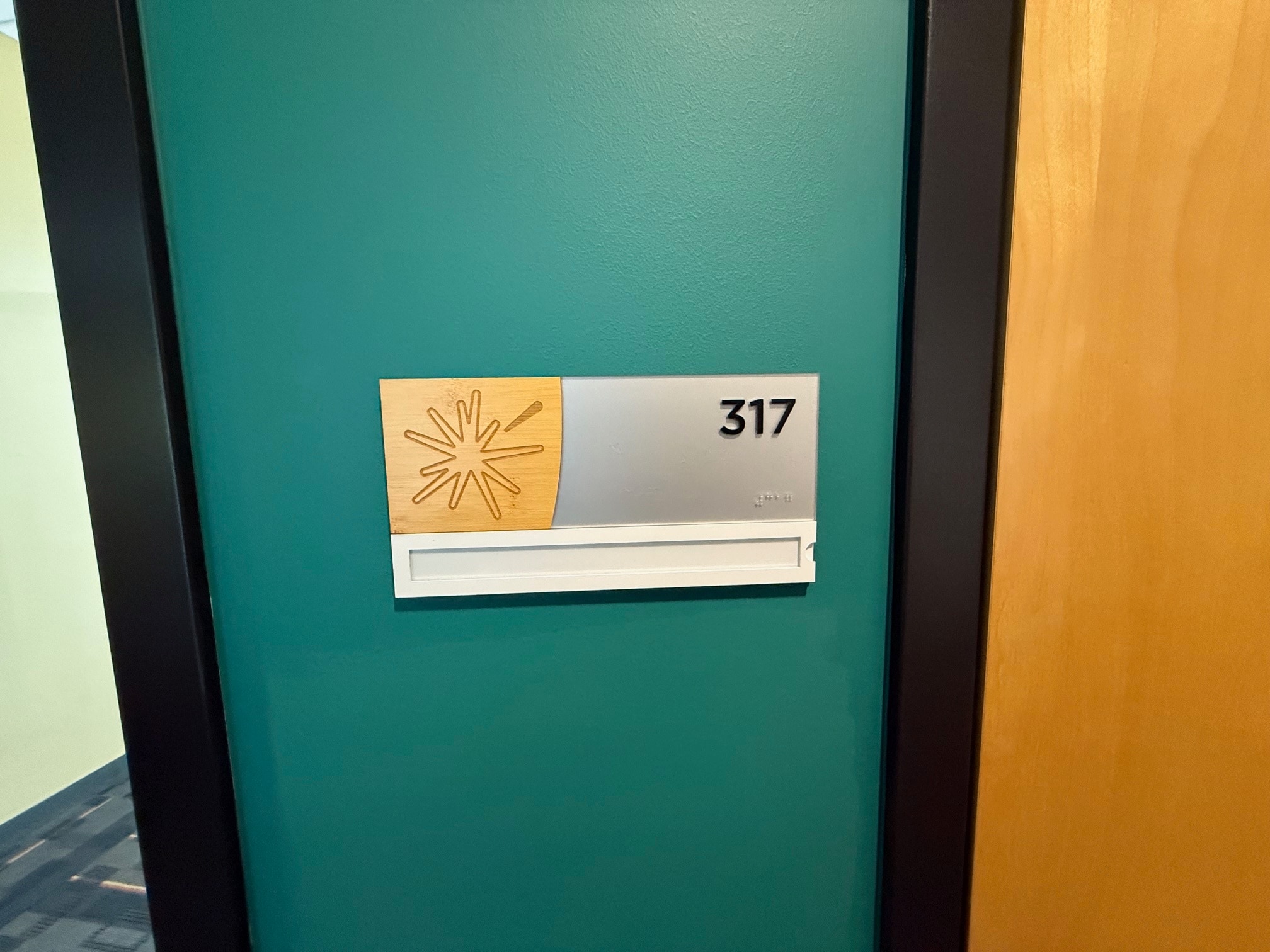 320 E Vine Dr, Fort Collins, CO à louer Photo intérieure– Image 1 sur 2