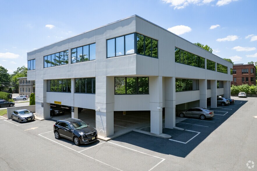 619 E Palisade Ave, Englewood Cliffs, NJ à louer - Photo de l’immeuble – Image 3 sur 20