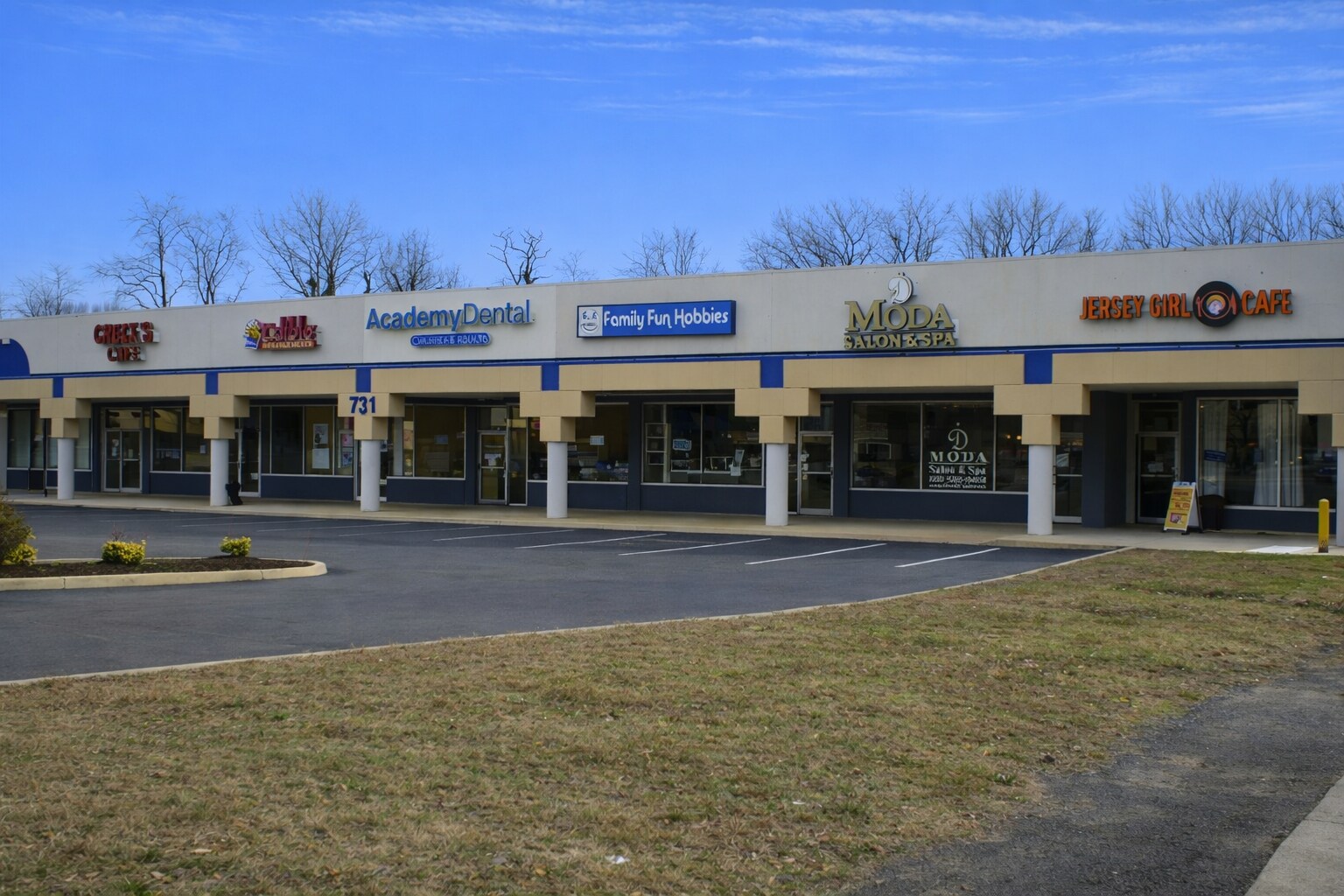 731 Route 33, Hamilton, NJ à louer Photo principale– Image 1 sur 14