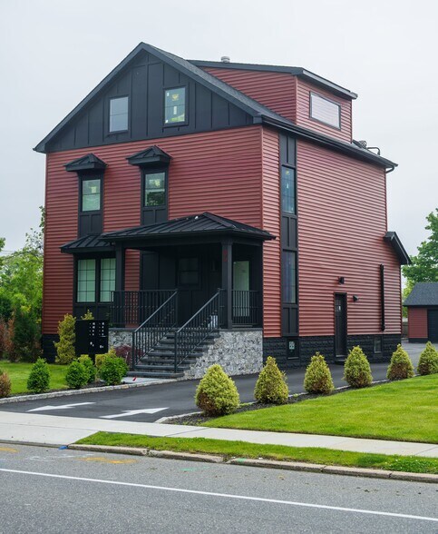 86 Arnold Ave, West Babylon, NY à vendre - Photo de l’immeuble – Image 3 sur 14