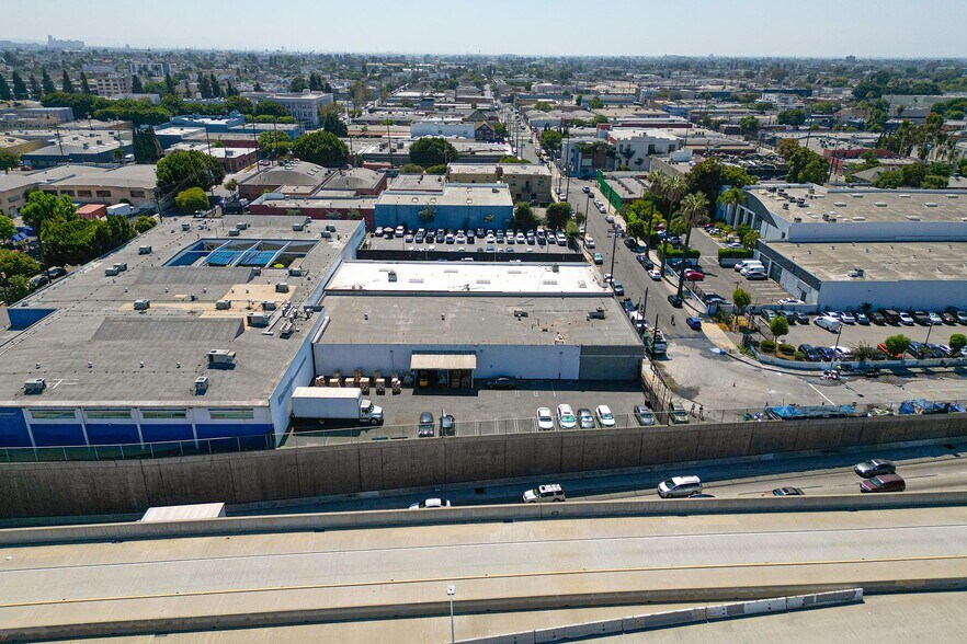 341 W 31st St, Los Angeles, CA à louer - Photo de l’immeuble – Image 3 sur 7