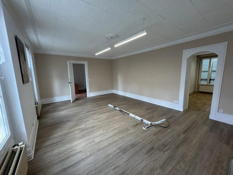 Bureau dans Les Mureaux à louer - Photo intérieure – Image 2 sur 9