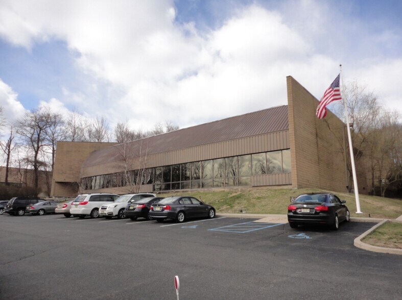 500 Corporate Dr, Mahwah, NJ à louer - Photo de l’immeuble – Image 1 sur 7