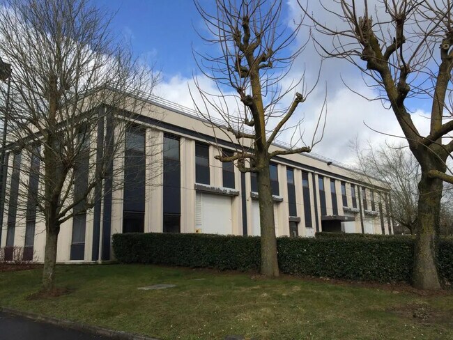 Plus de détails pour 21/23 Rue Du Petit Albi, Cergy - Local d'activités à louer