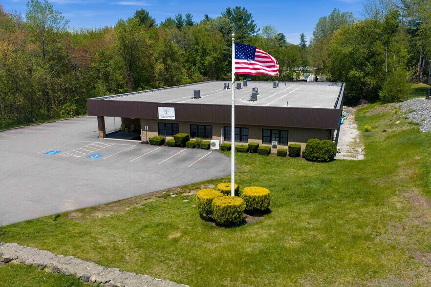 138 Hartford Ave, Hopedale, MA à louer - Photo de l’immeuble – Image 3 sur 3