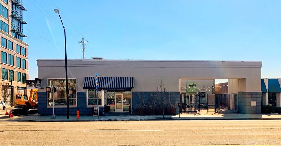 252 E Market St, Louisville, KY à louer - Photo de l’immeuble – Image 2 sur 6