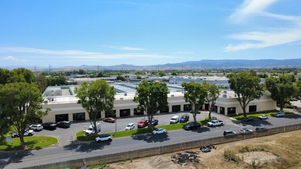 700 Harvest Park Dr, Brentwood, CA à louer - Photo de l’immeuble – Image 1 sur 10