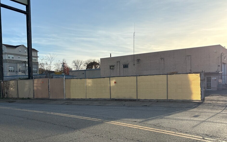 241 Belmont Ave, Haledon, NJ à louer - Photo principale – Image 1 sur 4