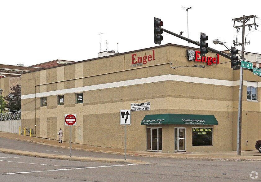 915-925 1st St S, Saint Cloud, MN à louer - Photo de l’immeuble – Image 1 sur 8