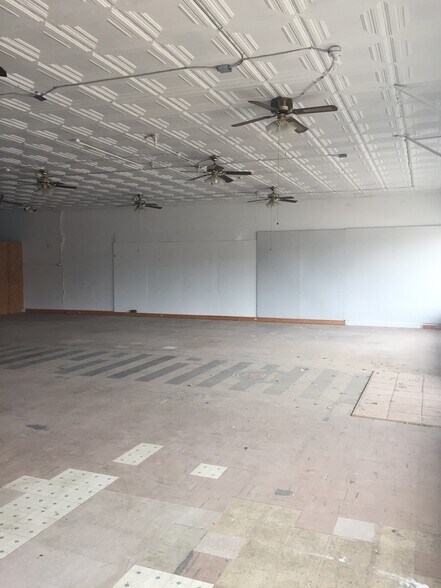5600-5606 E Belknap St, Haltom City, TX à louer - Photo intérieure – Image 3 sur 4