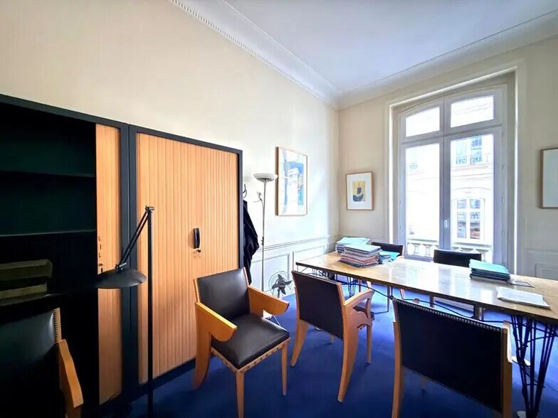 54 Rue De Ponthieu, Paris à louer - Photo intérieure – Image 2 sur 9