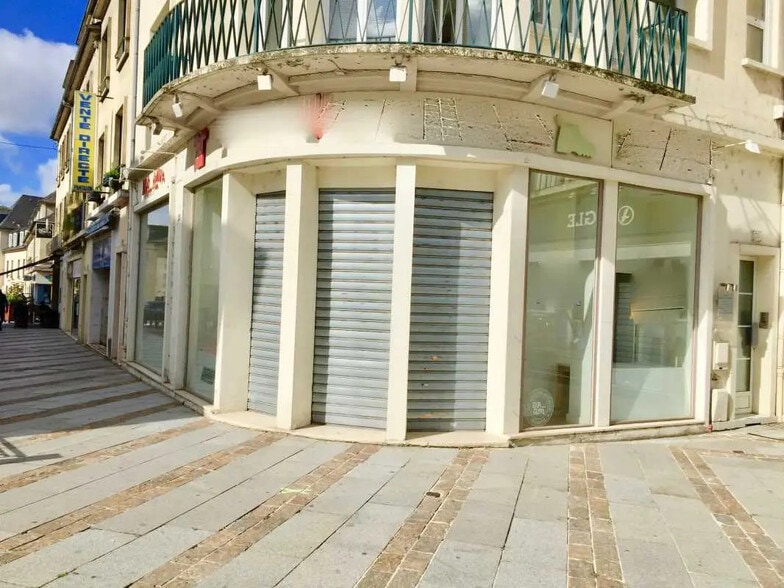 Local commercial dans Compiègne à louer - Photo de l’immeuble – Image 2 sur 2