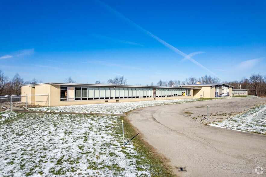 215 Engle Rd, Industry, PA à vendre - Photo de l’immeuble – Image 2 sur 20