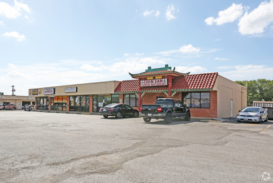 13231-13239 Nacogdoches Rd, San Antonio, TX à louer - Photo principale – Image 1 sur 5