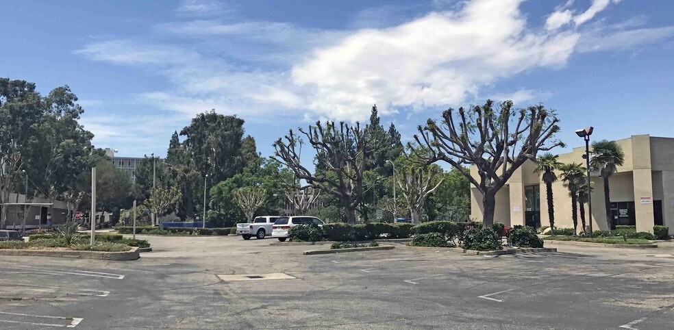 502 S Garey Ave, Pomona, CA à vendre - Photo de l’immeuble – Image 2 sur 8