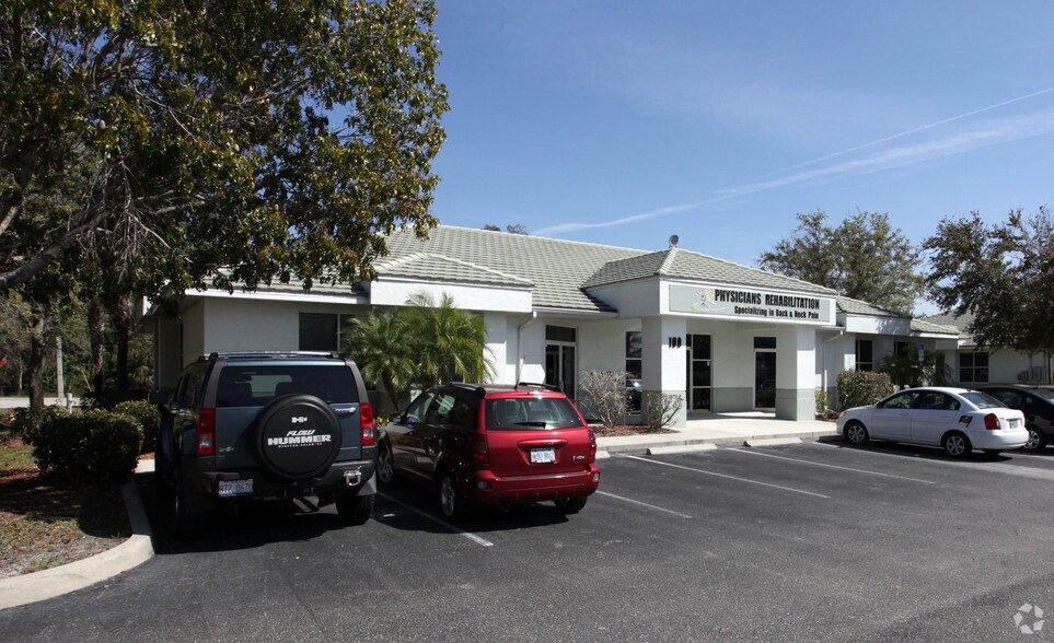 6150 Diamond Centre Ct, Fort Myers, FL à vendre - Photo de l’immeuble – Image 3 sur 6