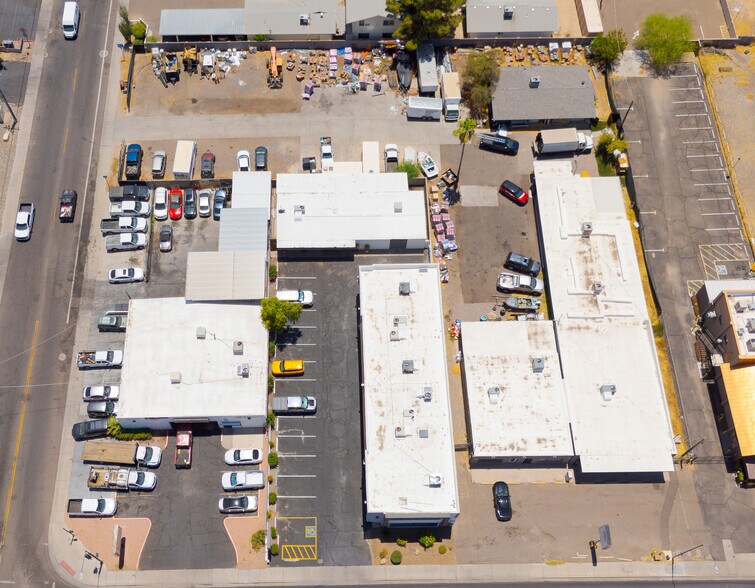 2833-2837 E Bell Rd & 16628 N 29th St portefeuille de 2 biens à vendre sur LoopNet.fr - Photo de l’immeuble – Image 2 sur 6