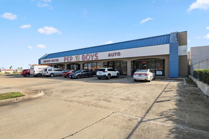 2336 Boca Chica Blvd, Brownsville, TX à louer - Photo de l’immeuble – Image 2 sur 10