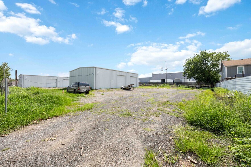 8021 Berwyn Dr, Houston, TX à vendre - Photo de l’immeuble – Image 2 sur 10
