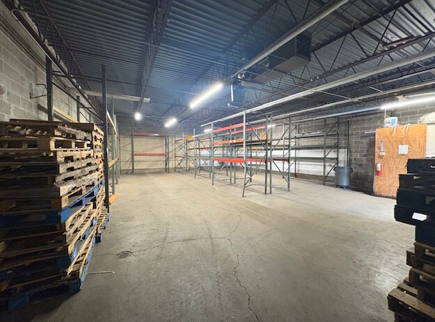 73 Nancy St, West Babylon, NY à louer - Photo de l’immeuble – Image 3 sur 4