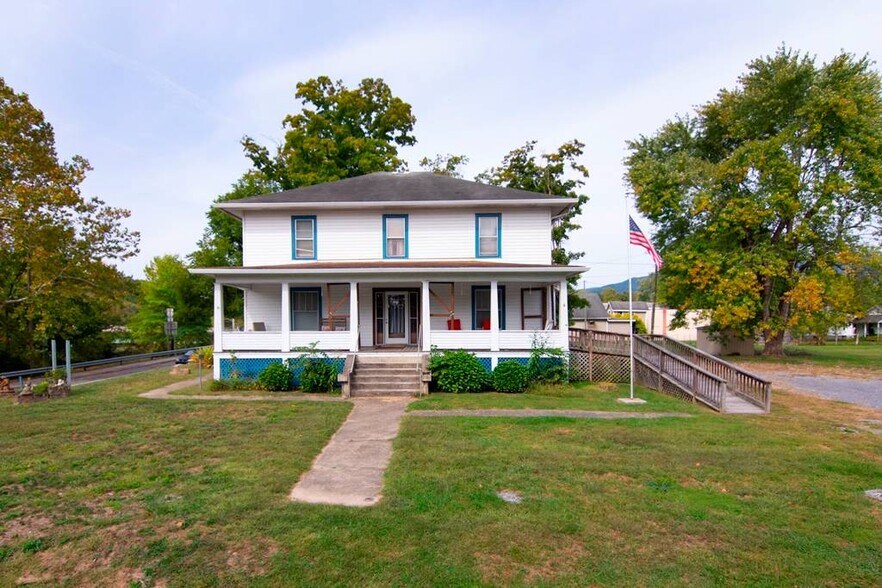 101 Davis st, Alderson, WV à vendre - Photo de l’immeuble – Image 2 sur 60